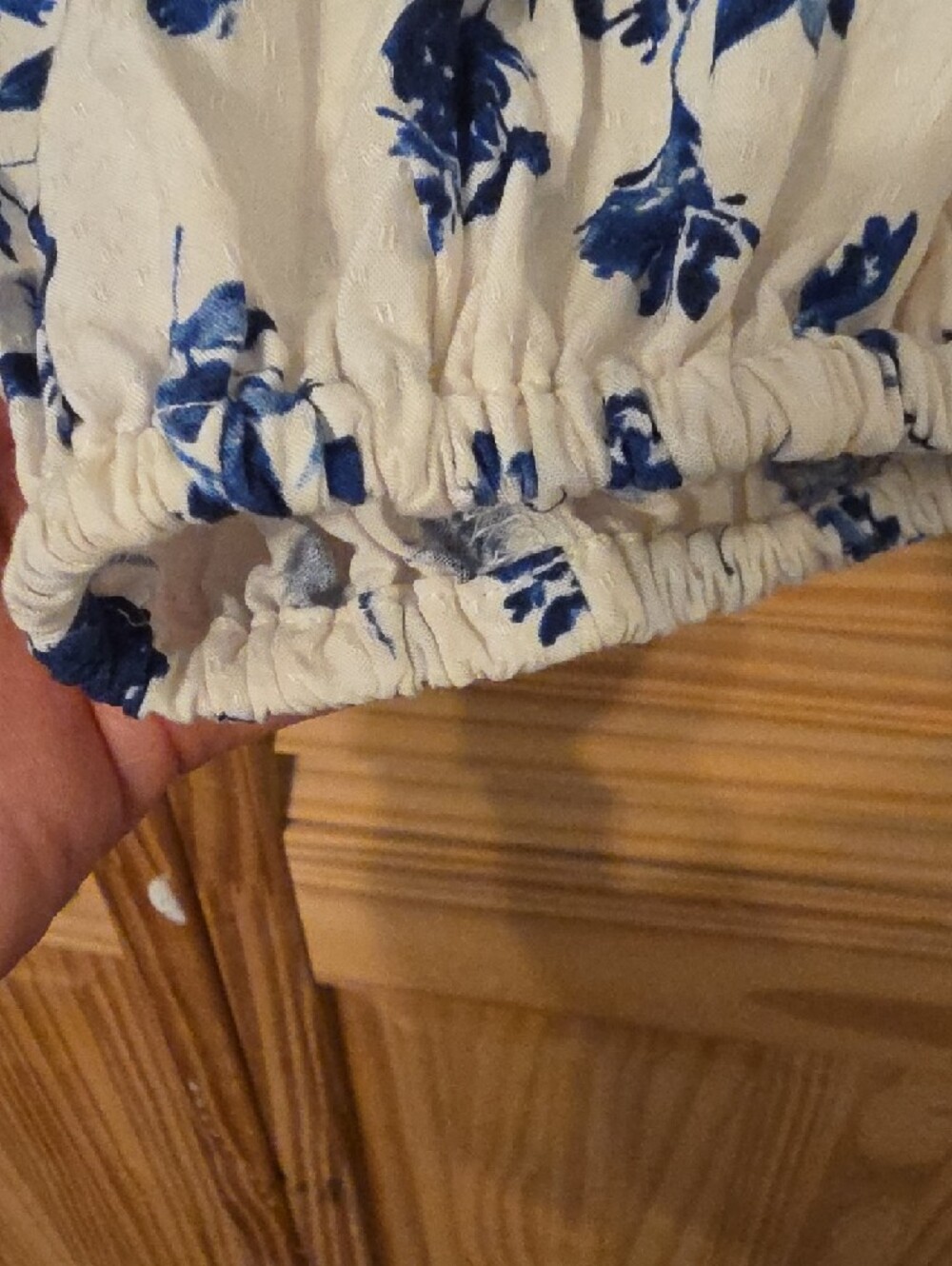 White & Blue Floral V-Neck Long Sleeve Top by Old Navy - Picture 4 of 4